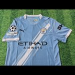 Nike Men's White and Blue Shirt - Image 6