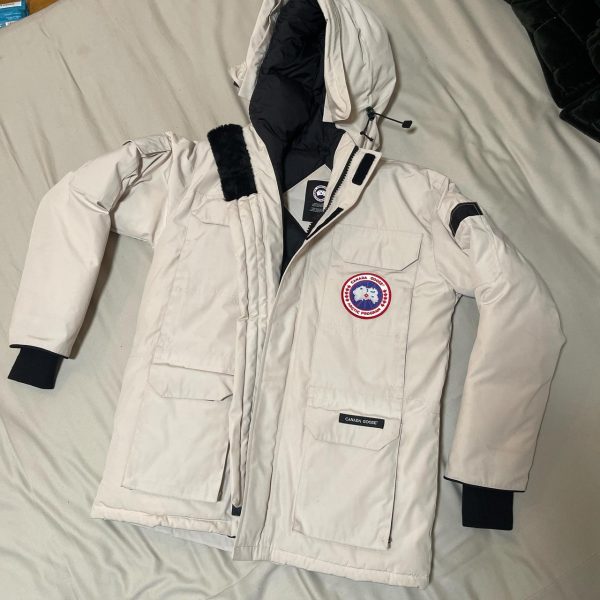 Canada Goose Men's Navy and Black Coat
