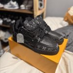Louis Vuitton Men's Black Trainers - Image 2