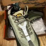 Nike Men's Khaki and Green Trainers - Image 3