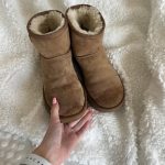 UGG Women's Tan and Brown Boots - Image 4