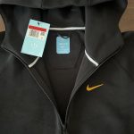 Nike Men's Black Hoodie - Image 5