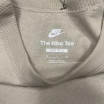 Nike Men's Cream and Tan T-shirt - Image 2