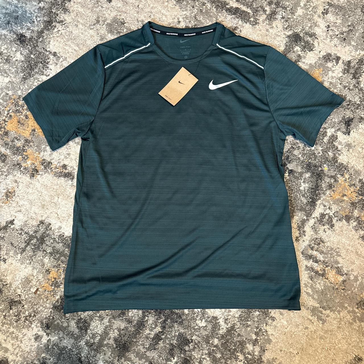 P0 Nike Men's Green T-shirt - Image 1