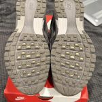 Nike Men's Grey and Silver Trainers - Image 6