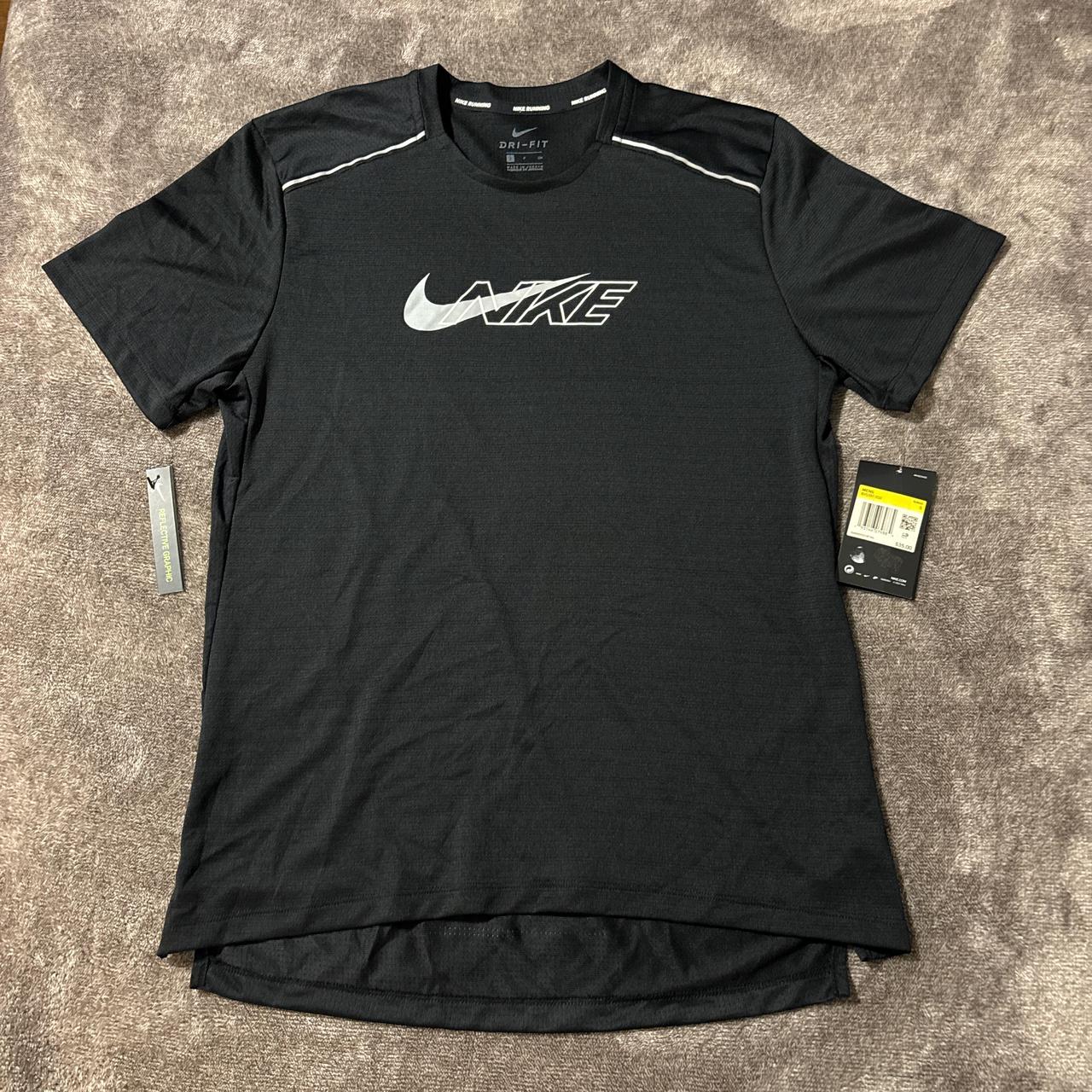 P0 Nike Men's Black T-shirt - Image 1