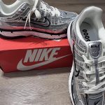 Nike Men's Grey and White Trainers
