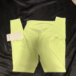 Lululemon Women's Yellow Leggings - Image 2