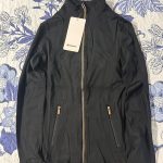 Lululemon Women's Black and Navy Jacket - Image 2