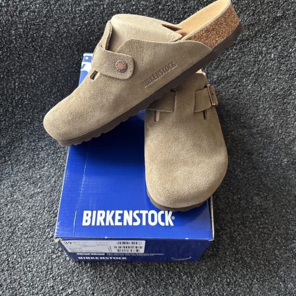 Birkenstock Women's Brown and Tan Clogs
